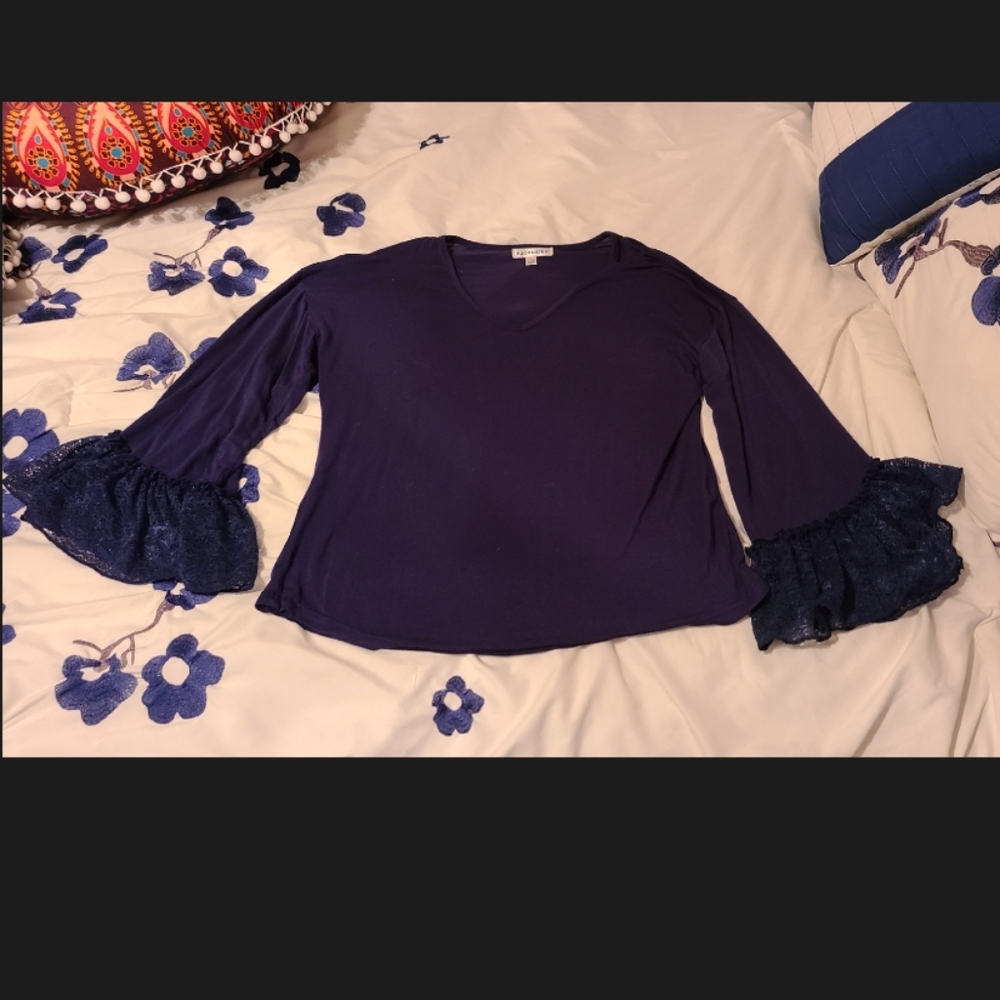 navy blue, quarter length bell sleeve top